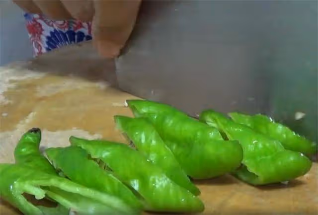 非常好吃的杏鮑菇家庭做法,加入一些海苔碎,濃香好吃,先收藏了
