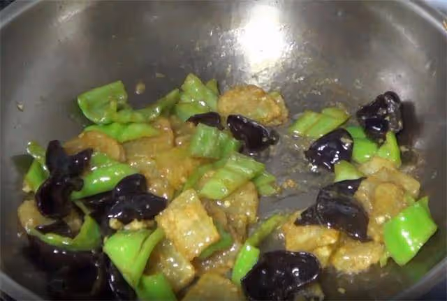 教你做沒有肉的焦熘肉片,濃香好吃,入口即化,食材讓你想不到