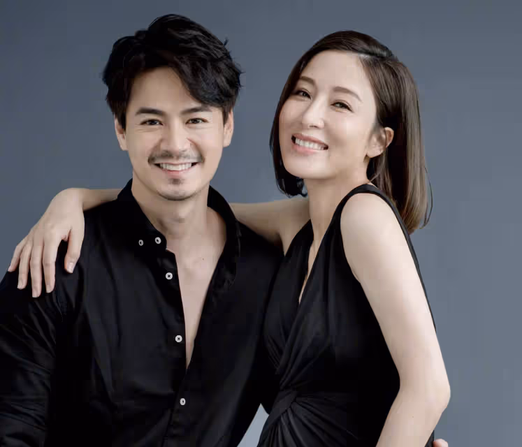 TVB知名金童玉女結婚八周年,曬合照秀恩愛,夫妻倆一起改名轉運