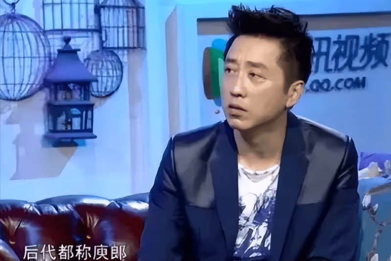 秦昊攜伊能靜國慶回瀋陽,小姨首次出鏡氣場強,姨夫更是大官