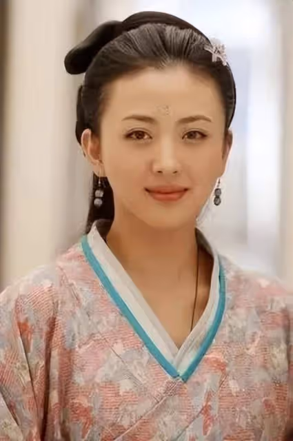 《紅樓夢》到白玉蘭獎,楊冪助理到演藝界新星,她的顏值太高了!