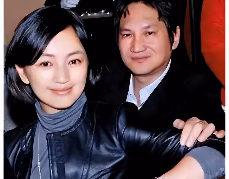 50歲羅海瓊又演媽,與當年演狐狸精時判若兩人,當上華誼老闆娘