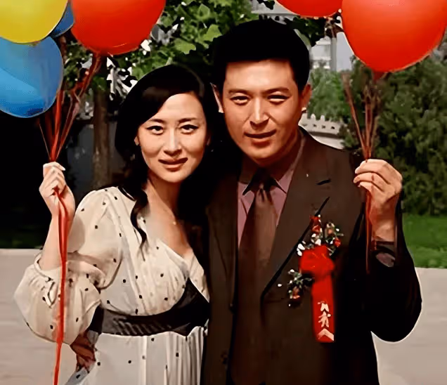 明著吃軟飯?17次上春晚竟都是老婆的功勞,他已被徹底拿捏死