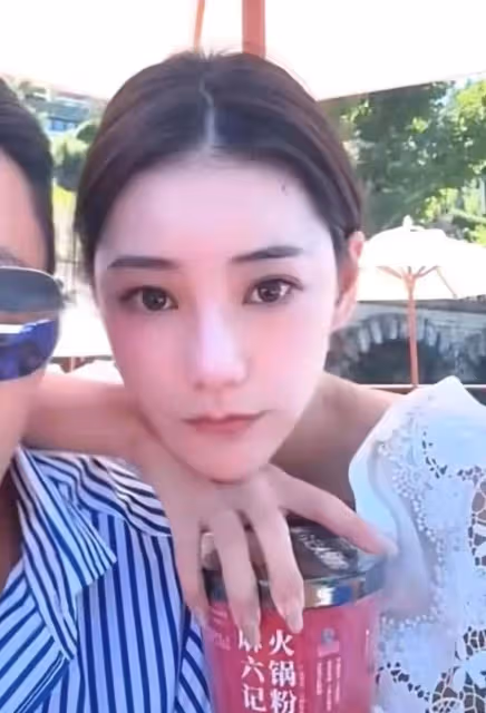 汪小菲父親罕見現身直播間,馬筱梅獲得公公認可,大S沒有過的待遇