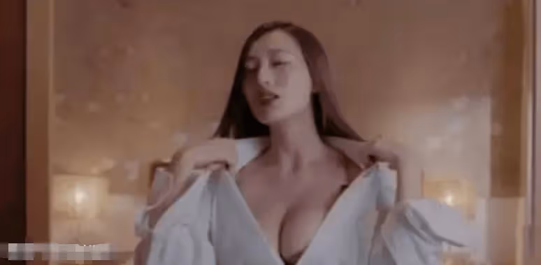 她曾是中國「乳神」,身材好到爆炸,曾出演《一路向西》。是宅男們的喜愛。