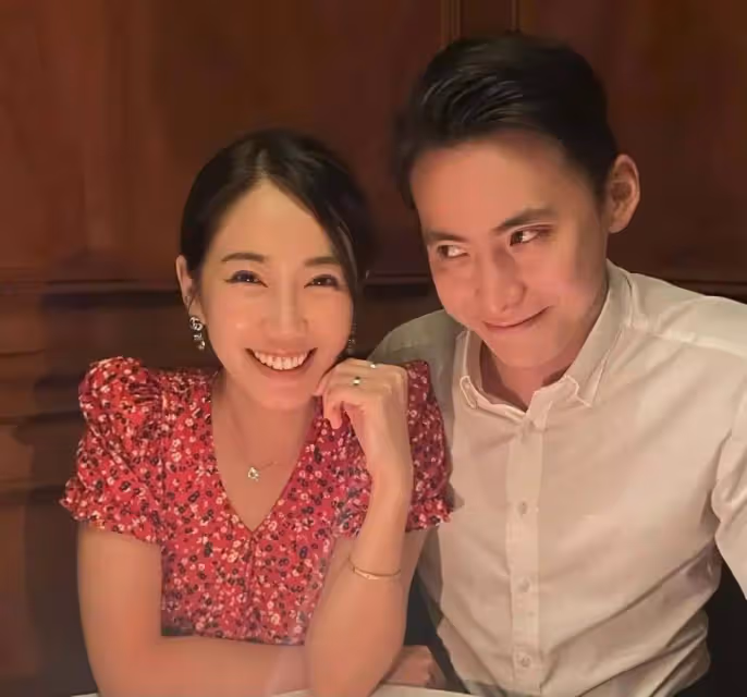 恭喜!40歲香港女星曬照宣布懷二胎,所屬組合曾經紅極一時
