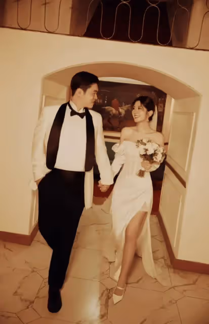 TVB小花慶祝結婚一周年,老公是上海富二代,坦言隨時會復出