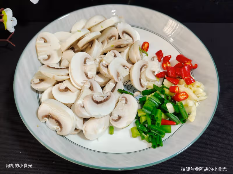 秋天該吃這一菜,好一個秋菜一鮮!隨意搭配燒一盤,脆爽鮮嫩都有、還有好食慾