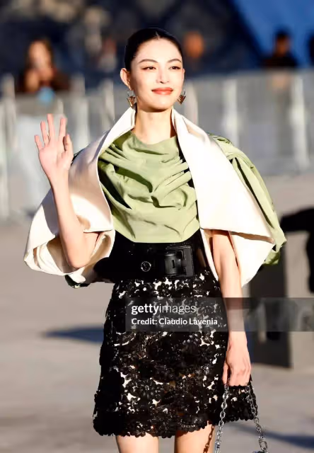 都是氣質美人!31歲鍾楚曦撞上36歲倪妮!真是沒有對比就沒有傷害