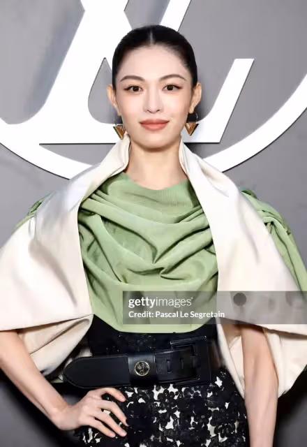 都是氣質美人!31歲鍾楚曦撞上36歲倪妮!真是沒有對比就沒有傷害