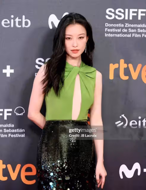 都是氣質美人!31歲鍾楚曦撞上36歲倪妮!真是沒有對比就沒有傷害
