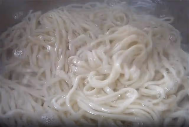 愛吃麵條的要收藏了,一道素醬拌面,開胃好吃,一次一盆不夠吃