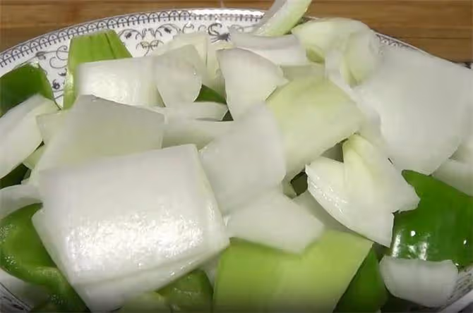 杏鮑菇最給力的吃法,三種調料一下鍋,味道濃香,好吃又下飯