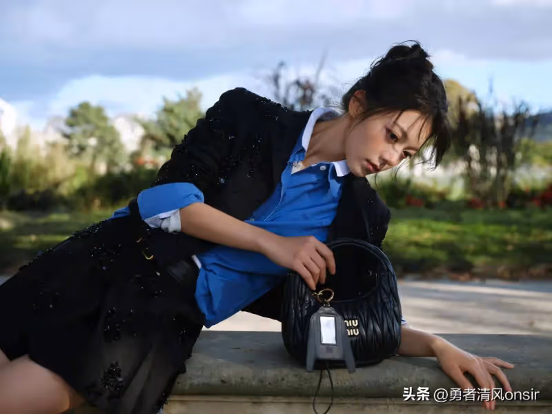 趙今麥法國拍照被偶遇,個子不高但臉蛋精緻 網友:和網圖差別不大