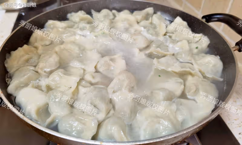 秋天寧可不吃肉,也要多吃這餡餃子,補鐵補鈣強體質,3盤不夠吃