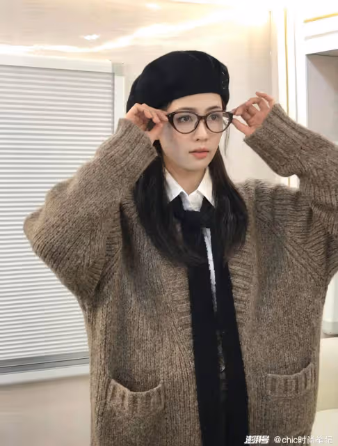 內娛四大普女?趙露思虞書欣穿搭甜美,楊紫白鹿穿搭氣質