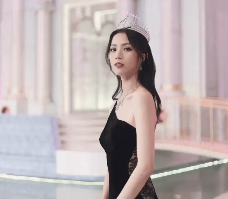 TVB港姐冠軍與小生被爆戀情,多部劇集待上演,不敢公開關係