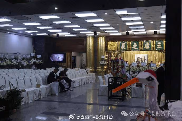 徐少強夫婦追思會|舊愛雪梨神情哀傷抵靈堂送別