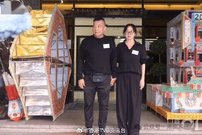 徐少強夫婦追思會|舊愛雪梨神情哀傷抵靈堂送別