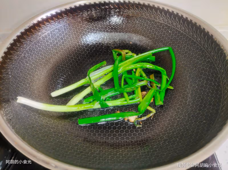 秋天不懂吃它太虧,水裡長出的寶貝疙瘩!調餡味道一絕,解膩提鮮、好味十足