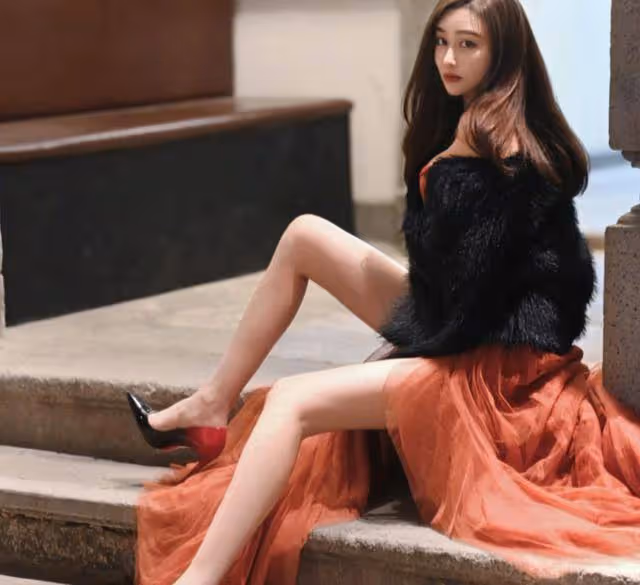 秦霄賢冷處理恢復跑通告!前女友再拋震撼彈,聊天截圖讓人心寒!