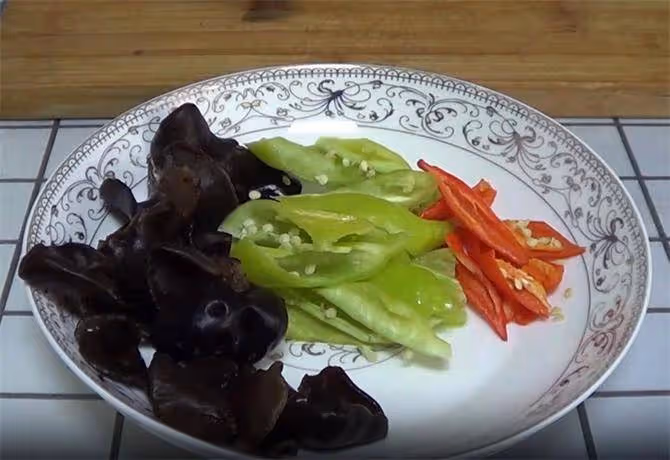 愛吃絲瓜的收藏了,家常做法,絲瓜香辣嫩滑,營養健康,太下飯了