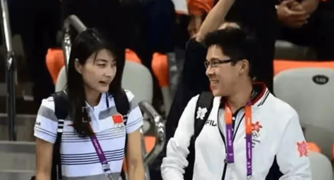 霍啟剛被記者問「送命題」,兩任前女友都是豪門千金,卻被郭晶晶改寫一生