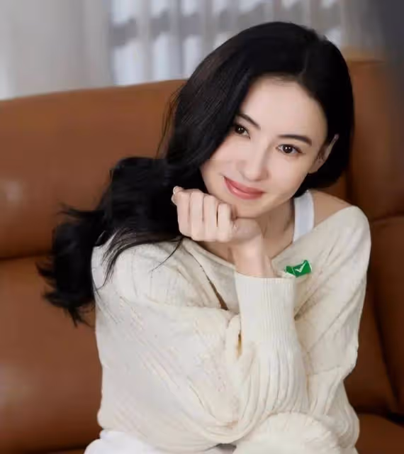張柏芝領證,新歡曾霸占李小冉四年,謝賢只能無奈認可!