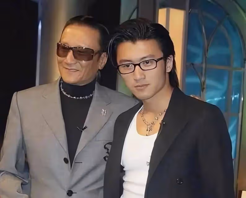 張柏芝領證,新歡曾霸占李小冉四年,謝賢只能無奈認可!