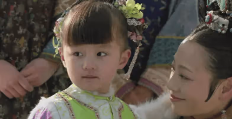 趙薇「女兒」因長得太好看!被全網禁止整容,如今16歲變化太大