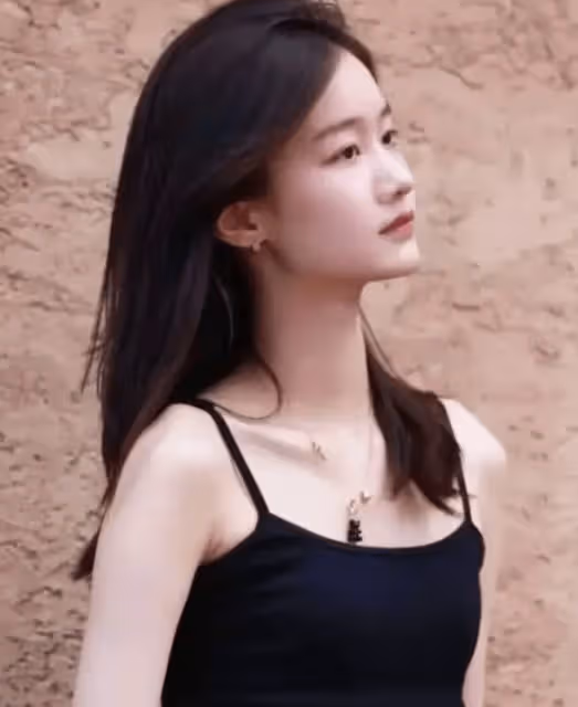 趙薇「女兒」因長得太好看！被全網禁止整容，如今16歲變化太大