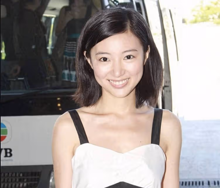 TVB前知名女星直播賣貨,狀態凍齡一副童顏,因跳艷舞事業盡毀