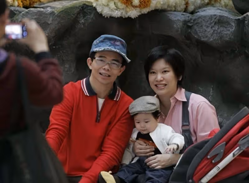 梅艷芳哥哥梅啟明驚爆三婚,婚內高調出軌,與梅母已脫離母子關係