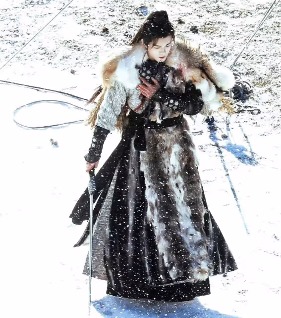 《七夜雪》:躲過曾舜晞的劍客,卻被李沁驚艷了