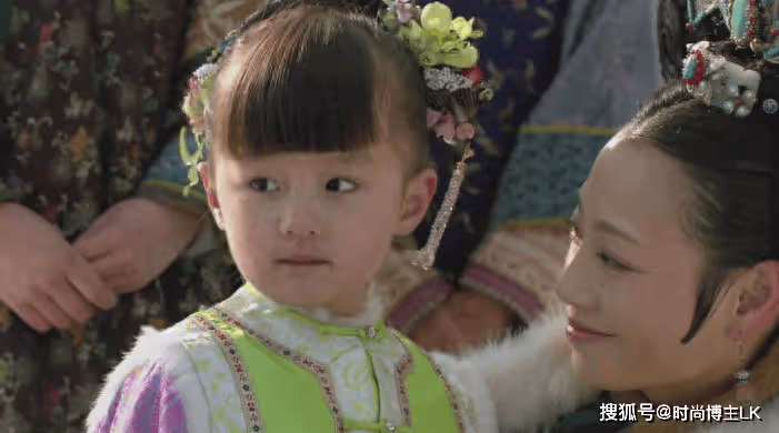趙薇「女兒」因長得太好看!被全網禁止整容,如今16歲變化太大!