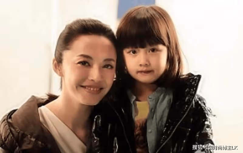 趙薇「女兒」因長得太好看!被全網禁止整容,如今16歲變化太大!