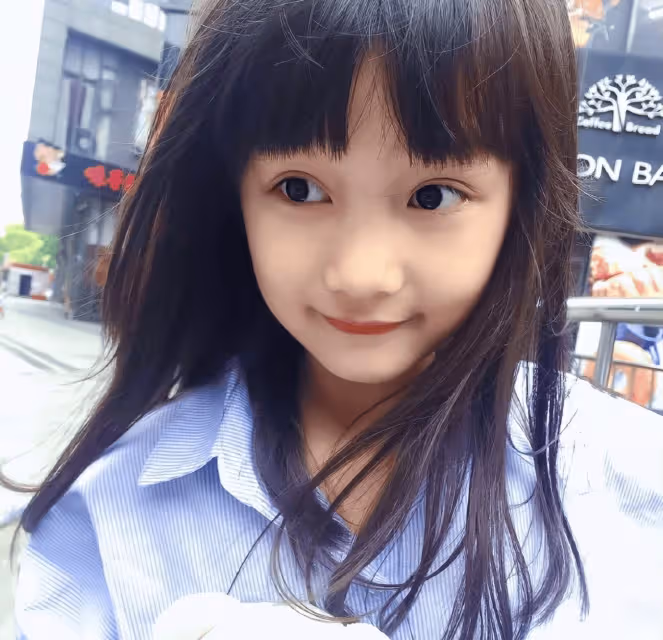 趙薇「女兒」因長得太好看!被全網禁止整容,如今16歲變化太大!