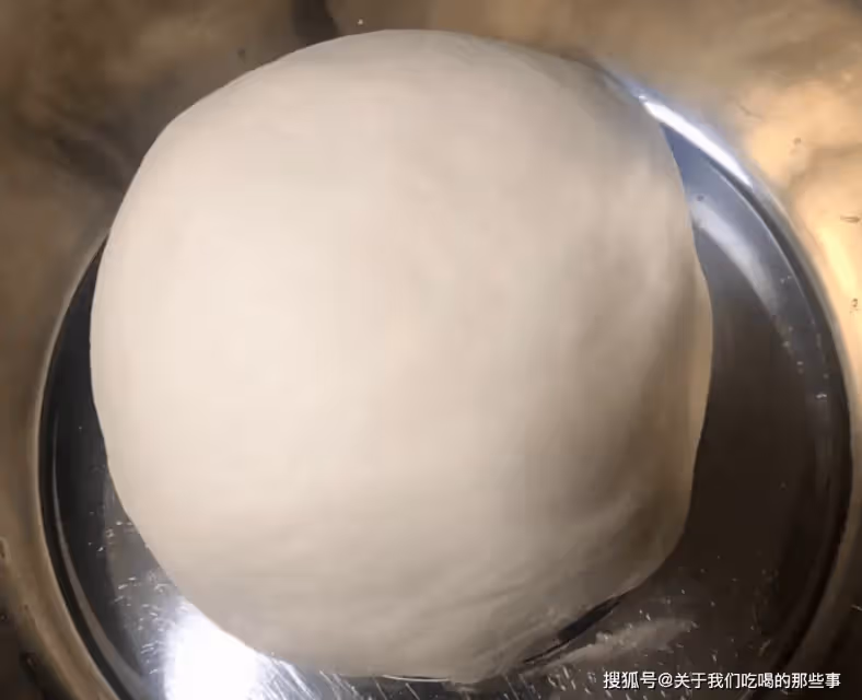 做韭菜盒子,不要用涼水和面!教您正確做法,外酥里嫩一點不硬