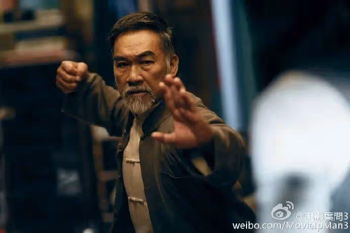 TVB老戲骨罕見露面,滿面白須撞臉盧海鵬,曾塑造經典喬峰角色