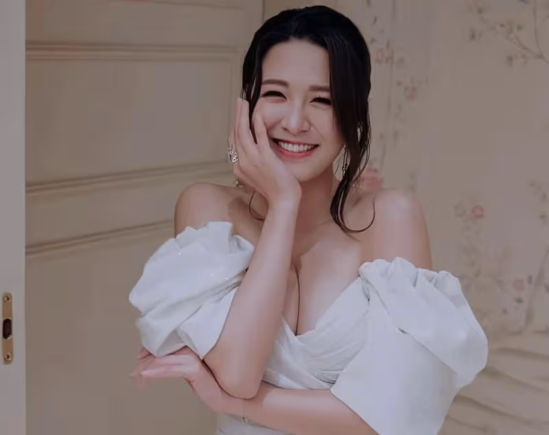 TVB知名女星疑真空上陣險些走光,資源降級嚴重,新劇淪為女N號