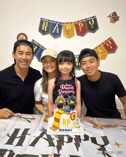 TVB「綠葉王」逆市當老闆,女兒三個月進劇組,兒子是職業運動員