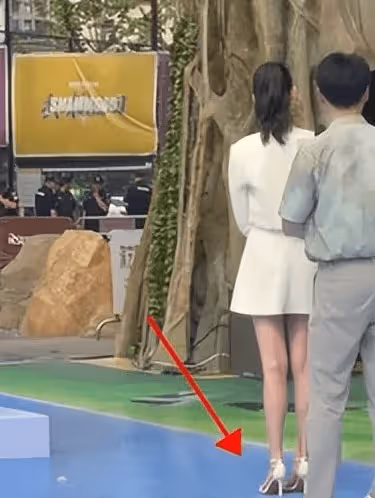 奚夢瑤獨自參加活動,腳下的一處小細節,說明她憑啥能嫁賭王家族