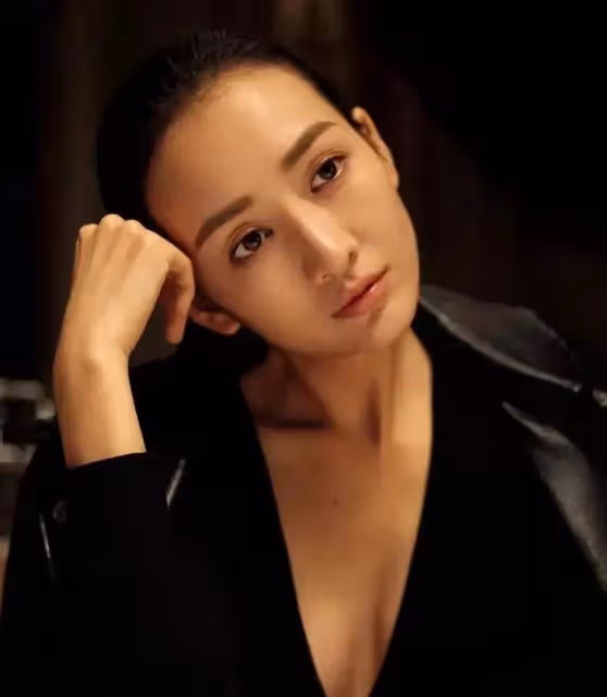 「汪曼春」王鷗各類寫真身材火辣!膚白貌美太性感妖艷
