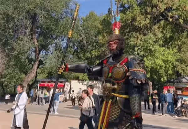 黑神話取景地靈岩寺現巨型悟空:景區接待遊客超5萬人次