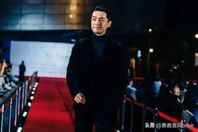 釜山國際電影節:胡歌獲視帝,好友林依晨獲視後,周冬雨頒獎嘉賓