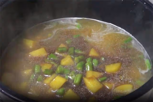 懶人飯系列之豆角燜飯,飯菜一鍋出,米飯濃香,做著簡單還好吃