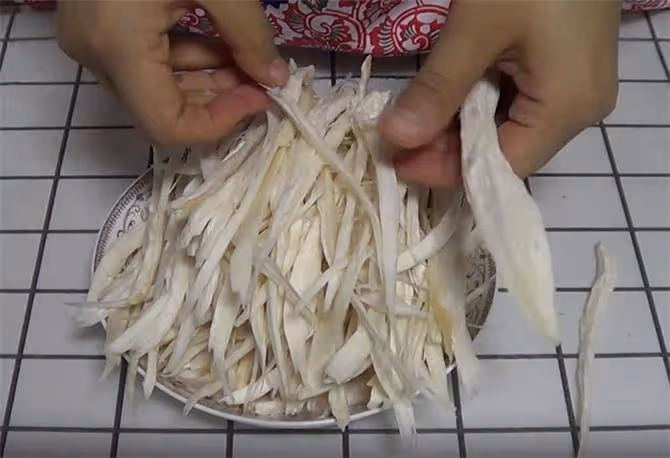 這樣做的杏鮑菇才好吃,簡單一炒,做出燒烤味的杏鮑菇,建議收藏