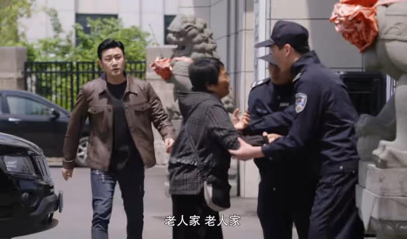 3集就熱度飆升榜第一,央視終於出了一部值得熬夜追的涉案劇了