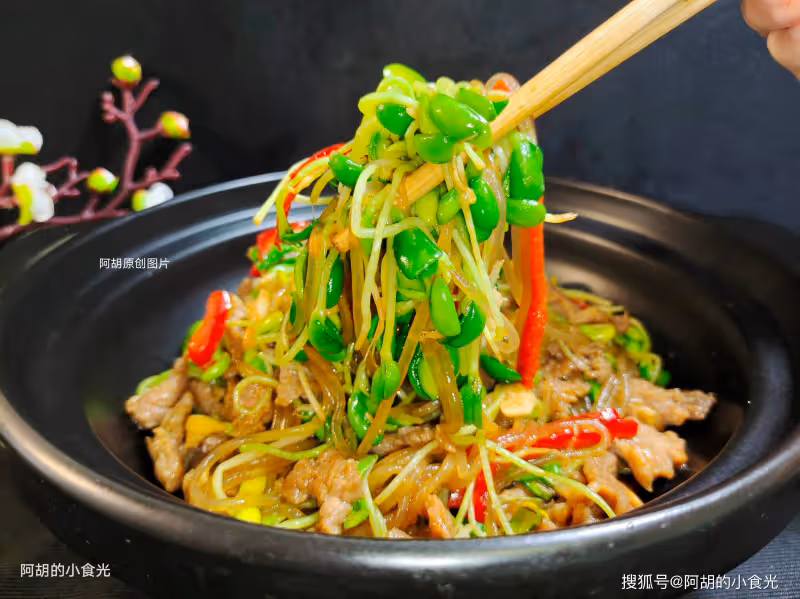 蘿蔔、白菜靠邊站!秋天遇到此菜敞開吃,葷素搭配炒一盤,菜香肉嫩、超解饞