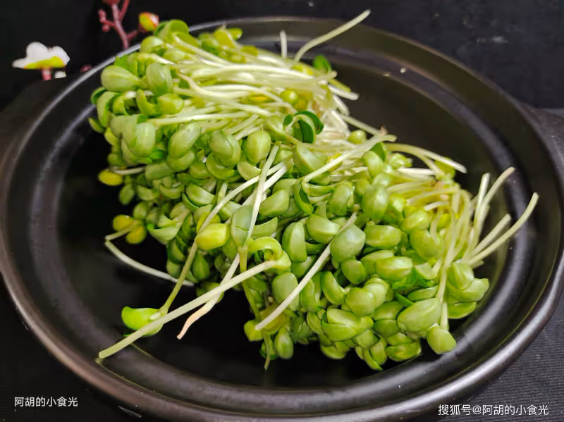 蘿蔔、白菜靠邊站!秋天遇到此菜敞開吃,葷素搭配炒一盤,菜香肉嫩、超解饞